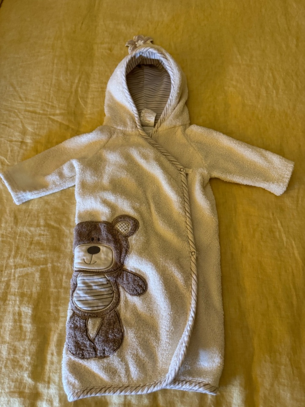 Gender neutral - Cream Hooded Terry Baby Bath Robe with Bear Applique